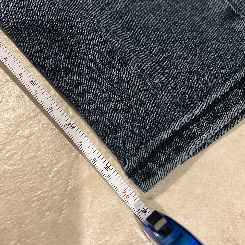 Women’s Old Navy Rockstar Super Skinny Mid-Rise Jeans - Picture 8 of 9